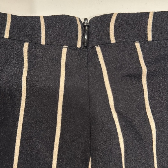 Reformation Pants Size 2P - Picture 10 of 12